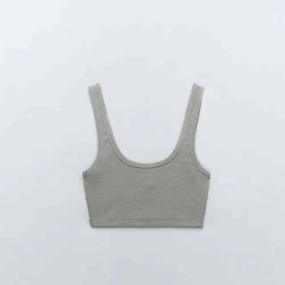 ✨ WASHED EFFECT CROP TOP✨ - Picture 3 of 4